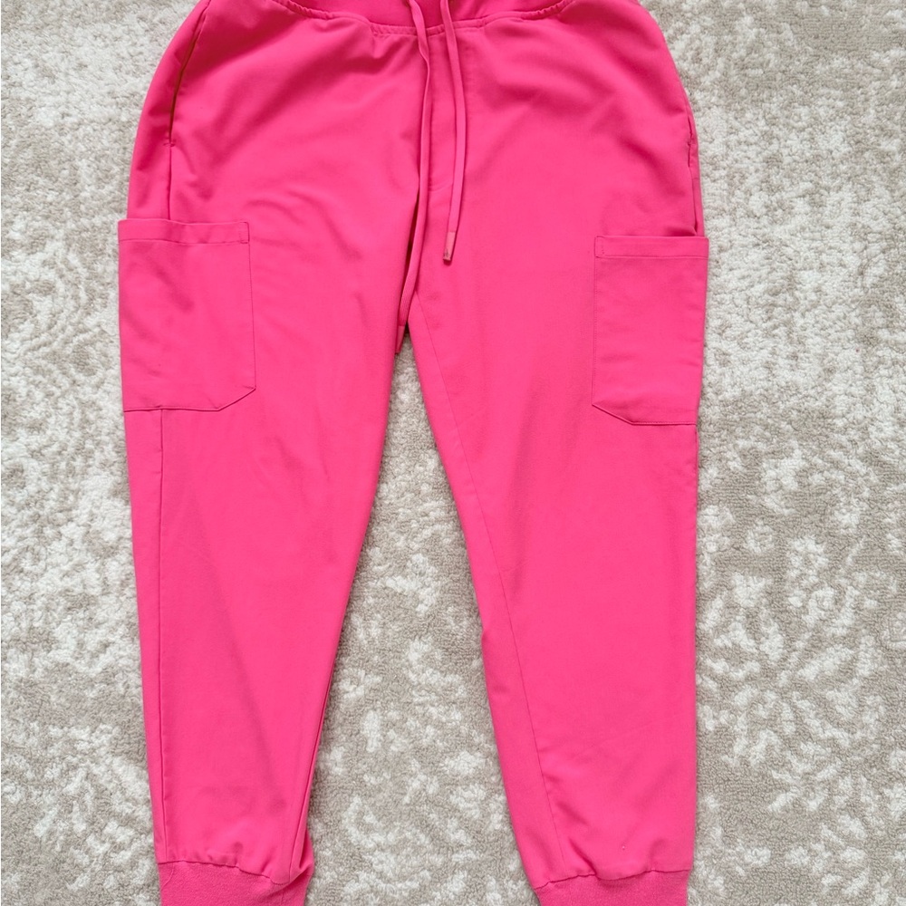 Mandala performance azalea *discontinued* v neck top and jogger scrub set - Picture 4 of 8
